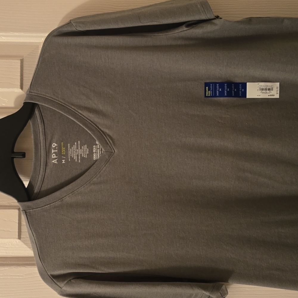 APT. 9 BRAND MEN'S GREEN V-NECK SHORT SLEEVE TEE-SHIRT SIZE MEDIUM
